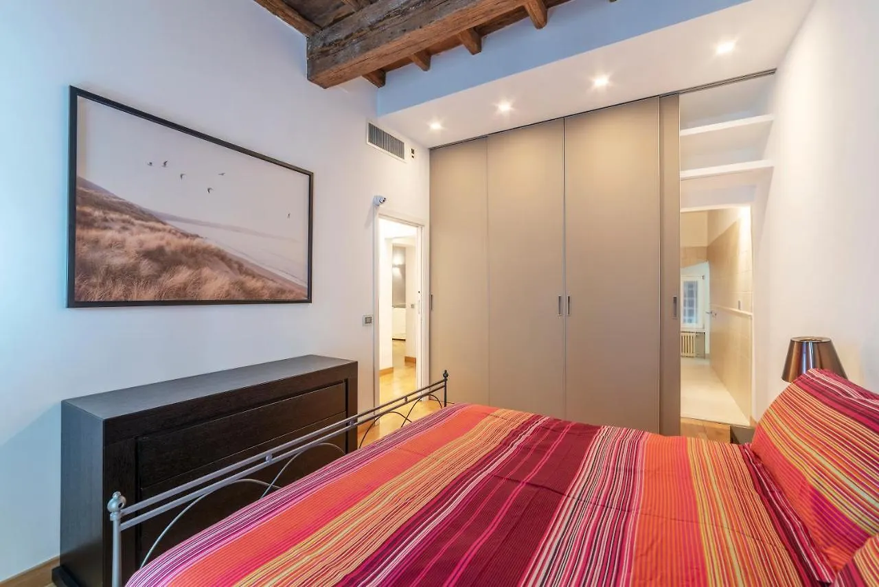 Pantheon Luxury Apartment  Rome