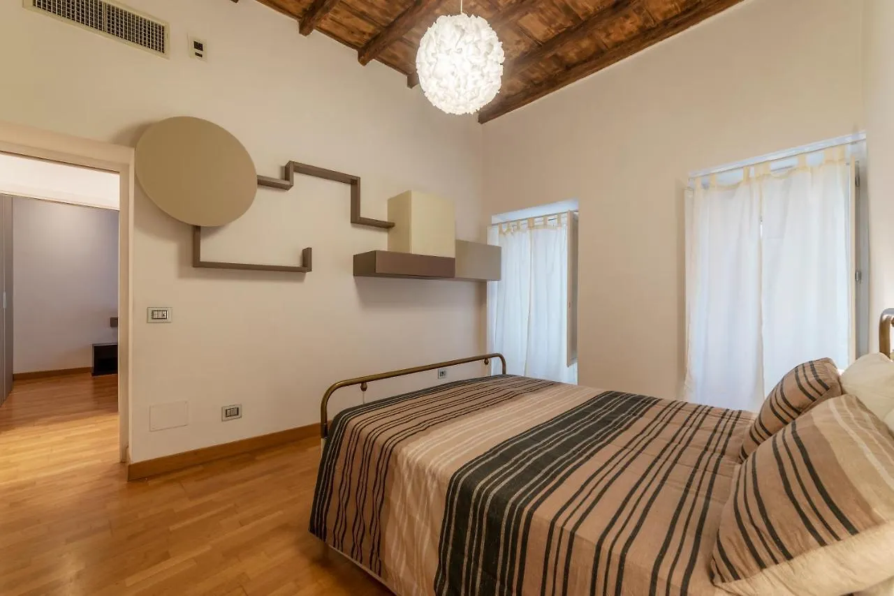 Pantheon Luxury Apartment  Rome