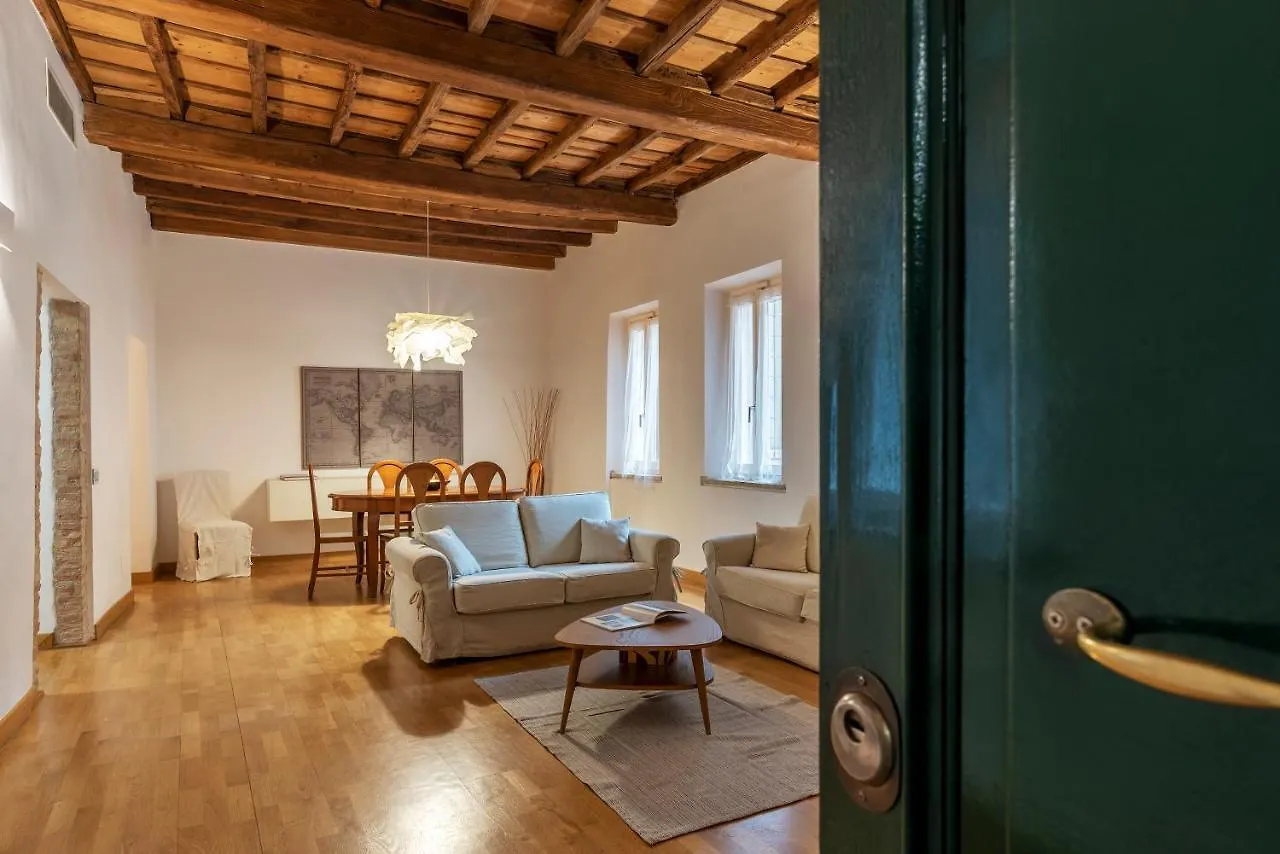 Pantheon Luxury Apartment