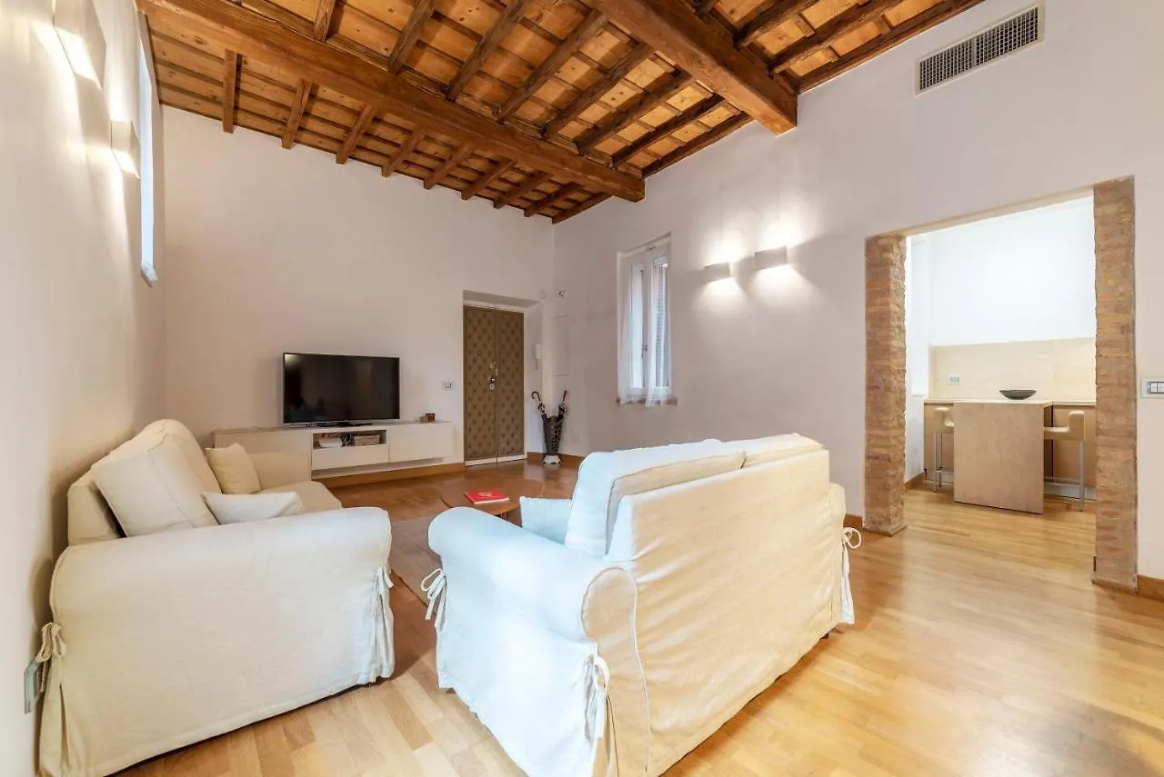 Pantheon Luxury Apartment