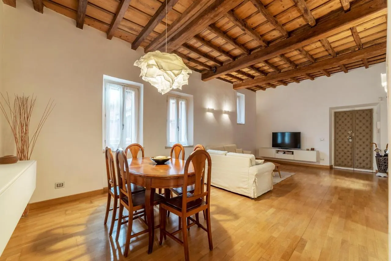 Pantheon Luxury Apartment