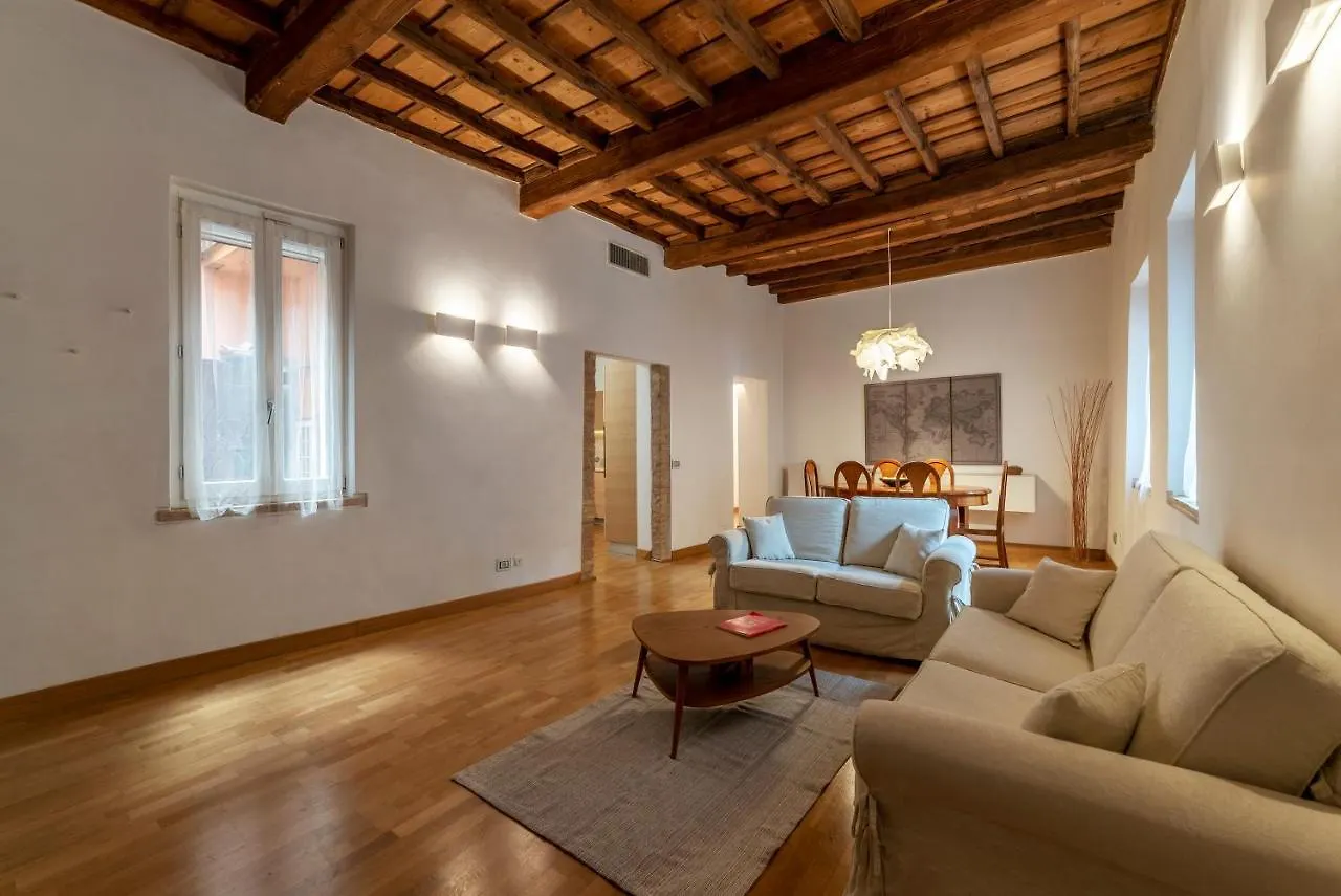 Pantheon Luxury Apartment